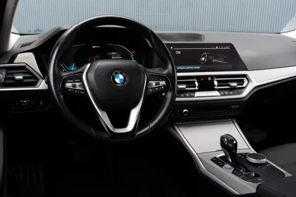 BMW 330 e Line Luxury Auto 7