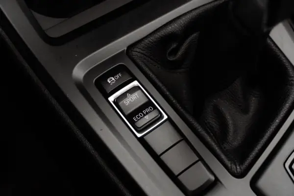 BMW X1 16 d sDrive Advantage 24