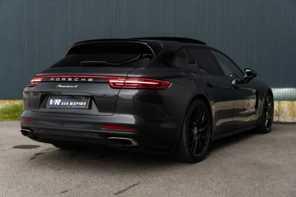 Porsche Panamera Sport Turismo 4 E-Hybrid Platinum Edition PDLS 4
