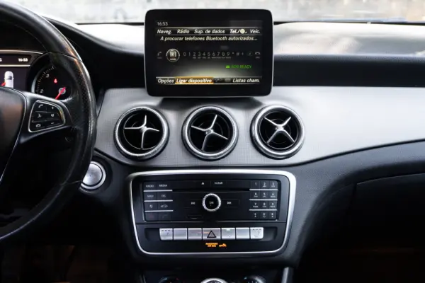 Mercedes-Benz CLA 180 d 12