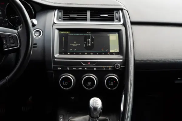 Jaguar E-Pace 2.0 i4D SE 13