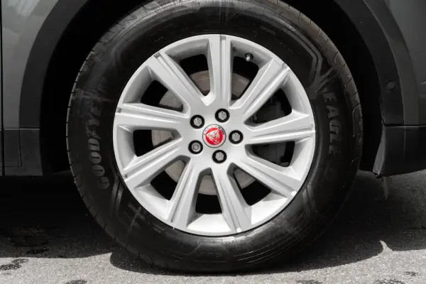 Jaguar E-Pace 2.0 i4D SE 29