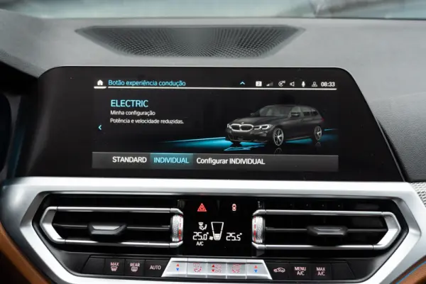 BMW 330 e Pack M Auto 16