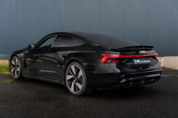 Audi e-tron GT quattro 6