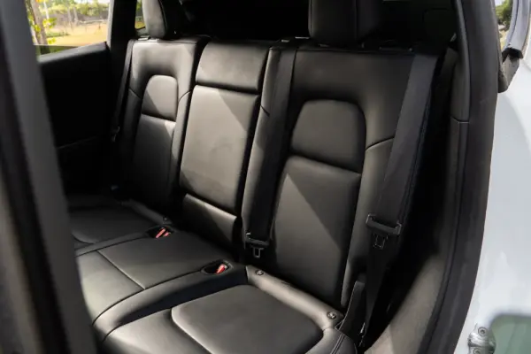 Tesla Model Y Long Range Dual Motor AWD 9