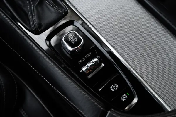 Volvo V90 2.0 D4 R-Design Geartronic 22