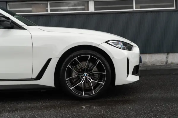 BMW i4 eDrive40 35