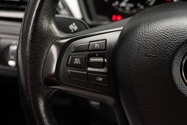 BMW X1 16 d sDrive Advantage 37