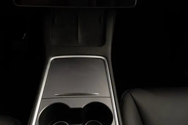Tesla Model Y Long Range Dual Motor AWD 47