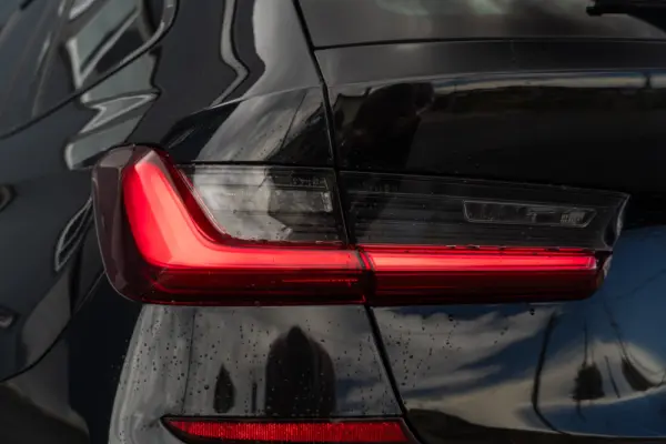 BMW 330 e Pack M Auto 38