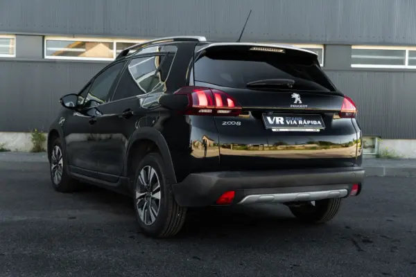 Peugeot 2008 1.2 PureTech Allure 6