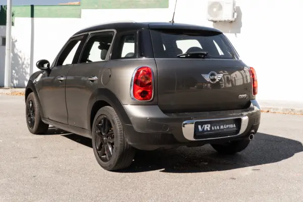 MINI Countryman Cooper D 6
