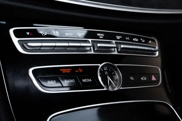 Mercedes-Benz E 220 d Avantgarde 22