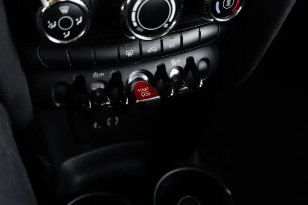 MINI 5 Portas One D 18