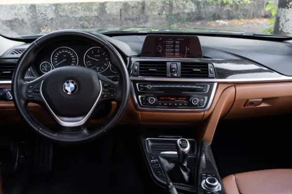 BMW 320 d xDrive Line Luxury 10