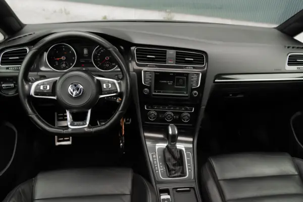 Volkswagen Golf 2.0 TDi GTD DSG 10
