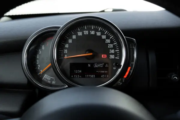 MINI 3 Portas Cooper 11