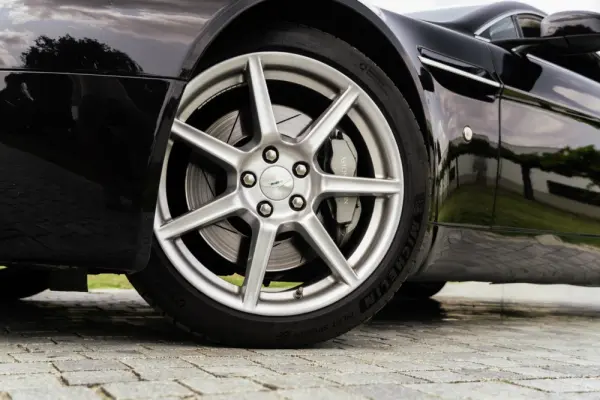 Aston Martin Vantage Coupe Sportshift 16