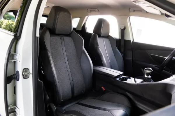 Peugeot 3008 1.5 BlueHDi Allure Pack 20