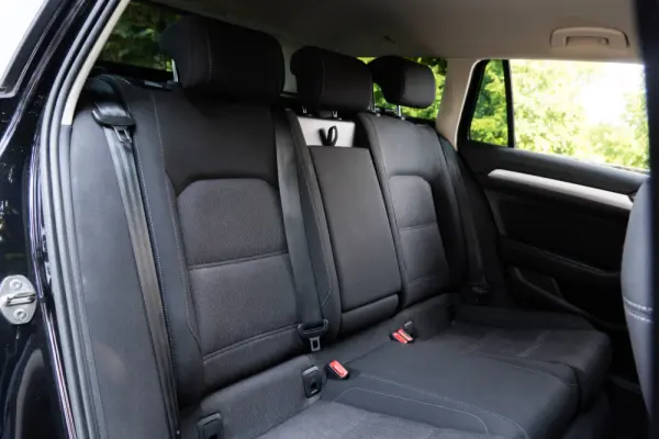 Volkswagen Passat Variant 1.6 TDI Confortline DSG 9