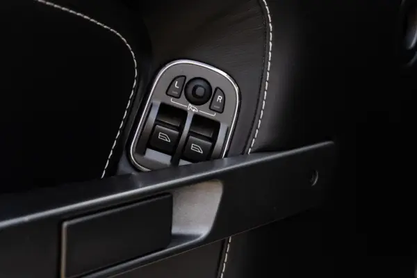 Aston Martin Vantage Coupe Sportshift 37