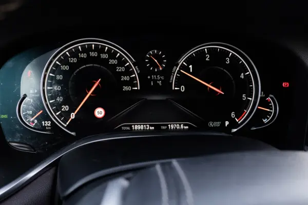 BMW 730 d Pack M Auto 11