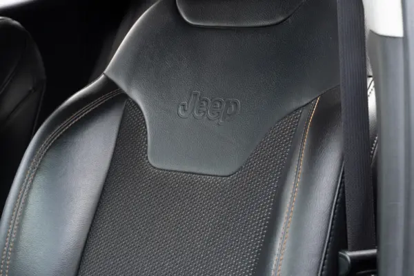 Jeep Compass 23