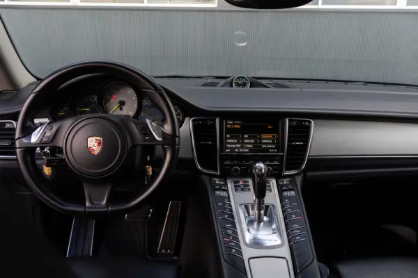 Porsche Panamera S E-Hybrid 10
