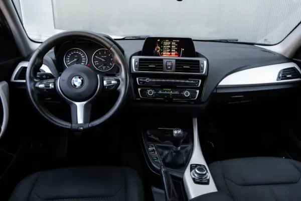 BMW 116 d Line Sport 7