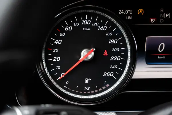Mercedes-Benz E 220 D Avantgarde 13