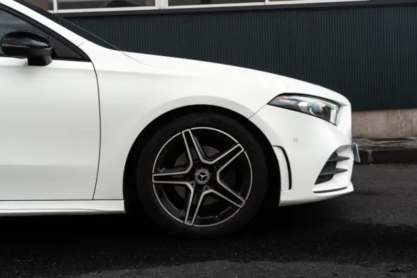Mercedes-Benz A 180 d AMG Line Aut. 35