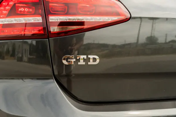 Volkswagen Golf 2.0 TDi GTD DSG 39