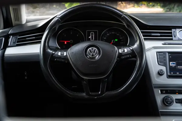 Volkswagen Passat Variant 1.6 TDI Confortline DSG 11