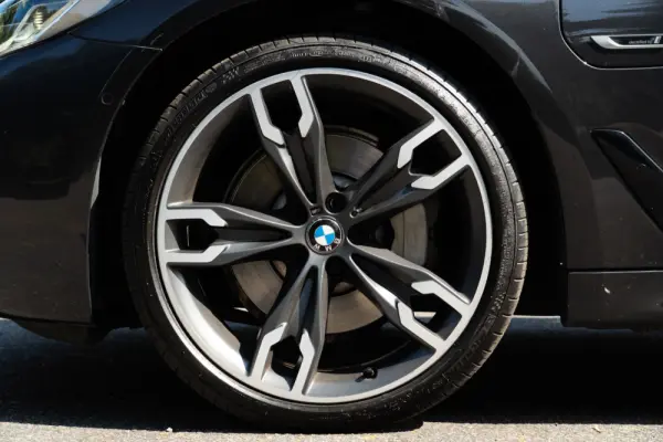 BMW 530 e Pack M 38