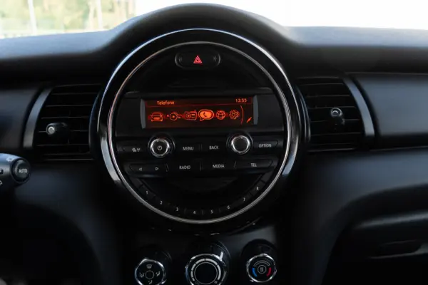 MINI 3 Portas Cooper 12