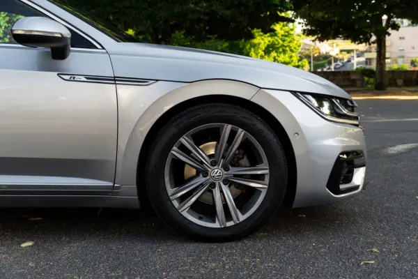 Volkswagen Arteon 2.0 TDI R-Line DSG 28