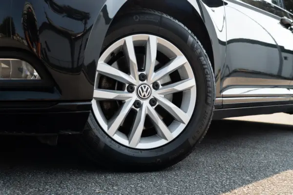 Volkswagen Passat Variant 1.6 TDI Confortline DSG 22
