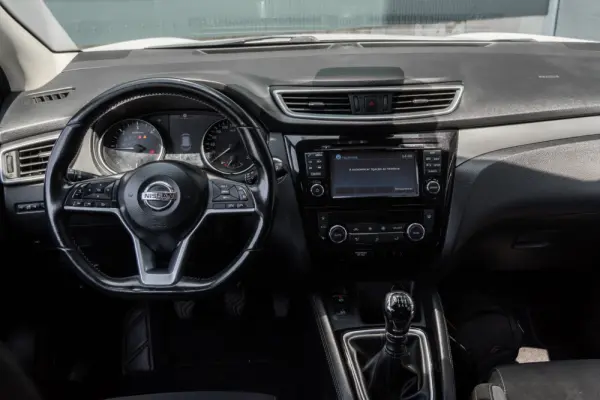 Nissan Qashqai 1.5 dCi N-Connecta J18 7