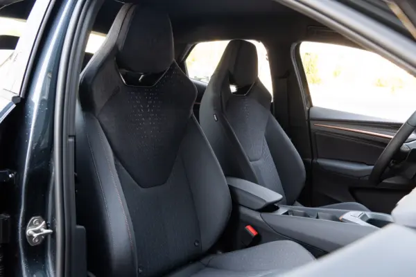 Cupra Raval 55 kWh Dynamic 8