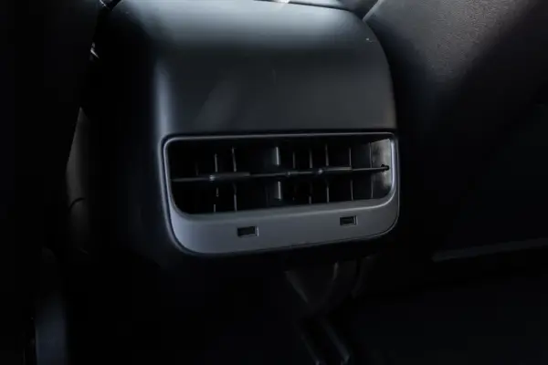 Tesla Model 3 Standard Range Plus RWD 43
