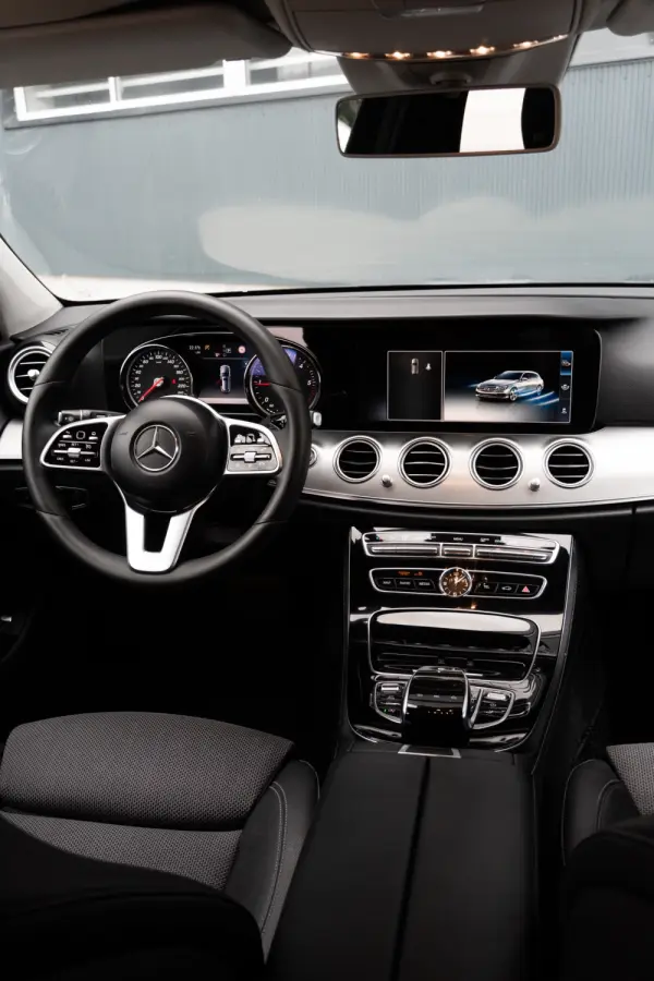 Mercedes-Benz E 220 D Avantgarde 10