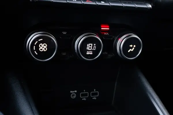 Renault Captur 1.6 E-Tech Plug-In Intens 21