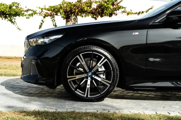 BMW i5 eDrive40 Pack Desportivo M 38