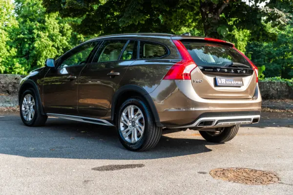 Volvo V60 Cross Country 2.0 D3 Momentum 4