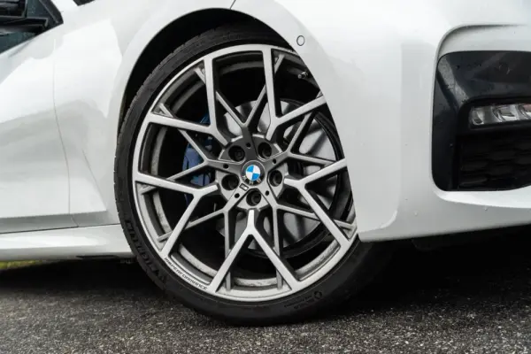 BMW 320 d Pack Desportivo M Auto 32