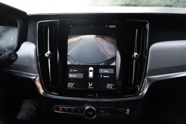 Volvo V90 2.0 D4 R-Design Geartronic 17