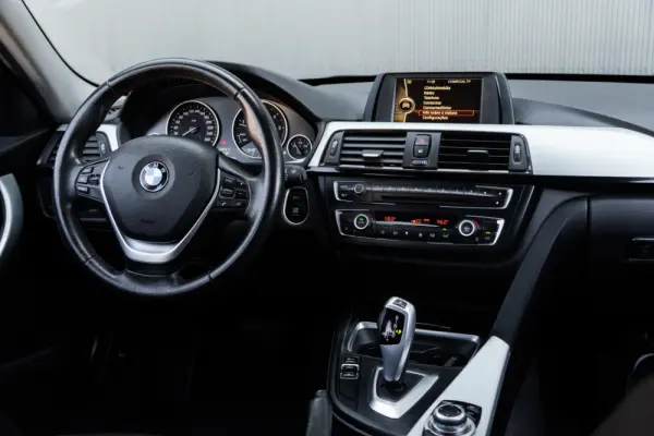 BMW 318 d Auto Line Sport 11