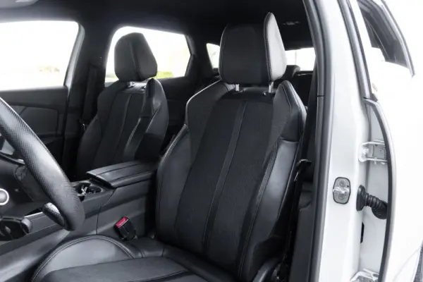Peugeot 3008 1.2 PureTech GT Line 8
