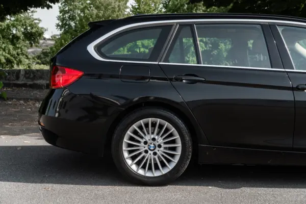 BMW 320 d xDrive Line Luxury 32