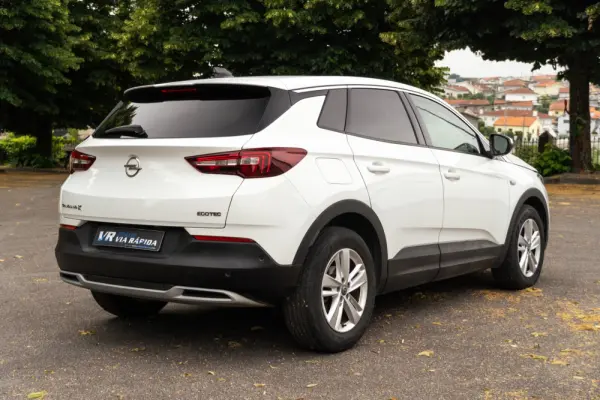 Opel Grandland X 1.2 T Business Edition 4